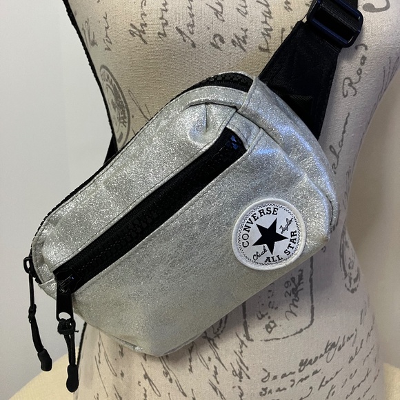 💐Converse All Star Chuck Taylor Glitter Waist Pouch in Silver Glitter - Picture 1 of 8